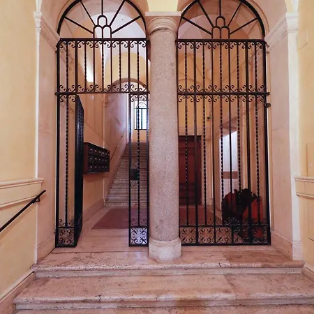 Maison Campo De Fiori Apartment *